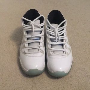 Jordan 11 legend blue